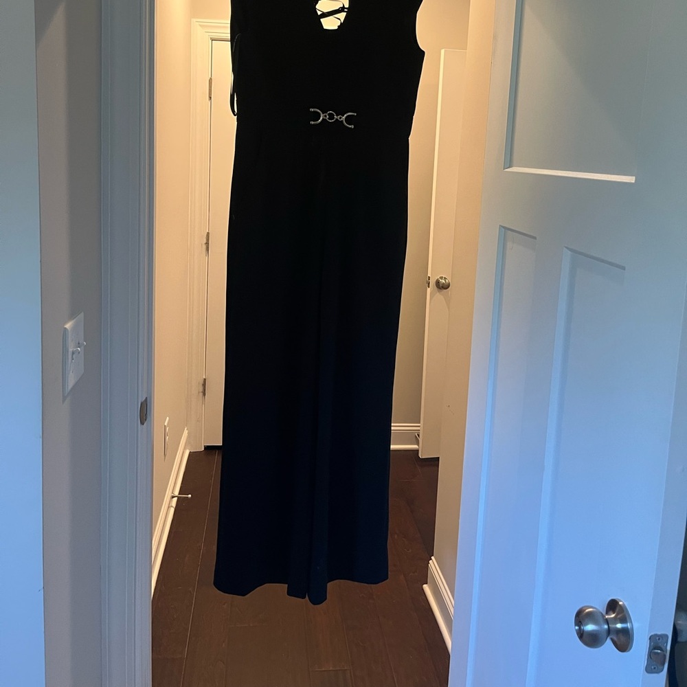 Elegant Black Sleeveless Dress